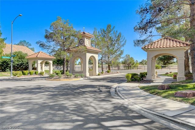 8752 Autumn Wreath Avenue, Las Vegas, NV 89129