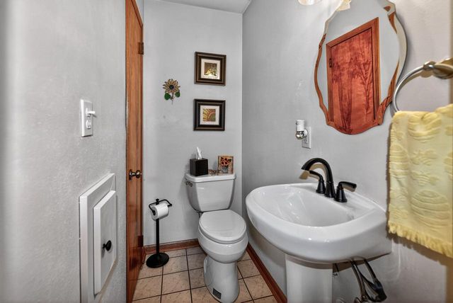 308 Prairie View DRIVE, North Prairie, WI 53153