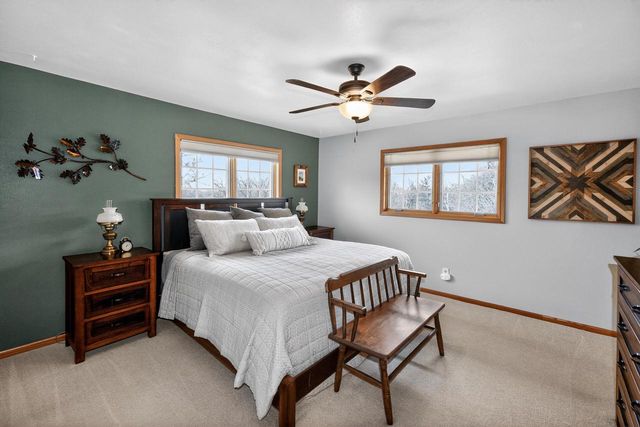 308 Prairie View DRIVE, North Prairie, WI 53153