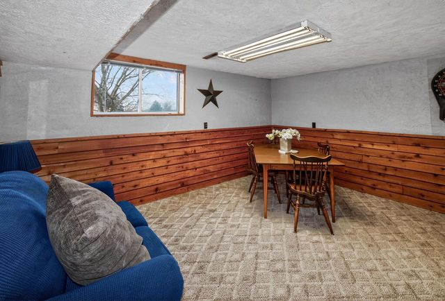 308 Prairie View DRIVE, North Prairie, WI 53153