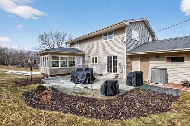 308 Prairie View DRIVE, North Prairie, WI 53153