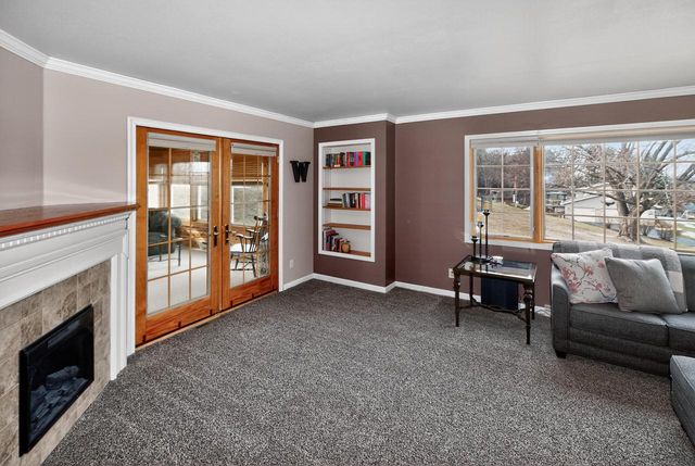 308 Prairie View DRIVE, North Prairie, WI 53153