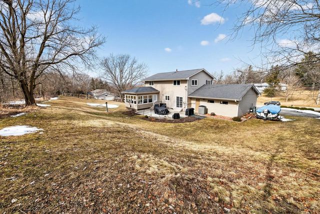 308 Prairie View DRIVE, North Prairie, WI 53153