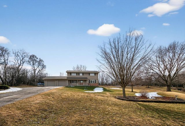 308 Prairie View DRIVE, North Prairie, WI 53153