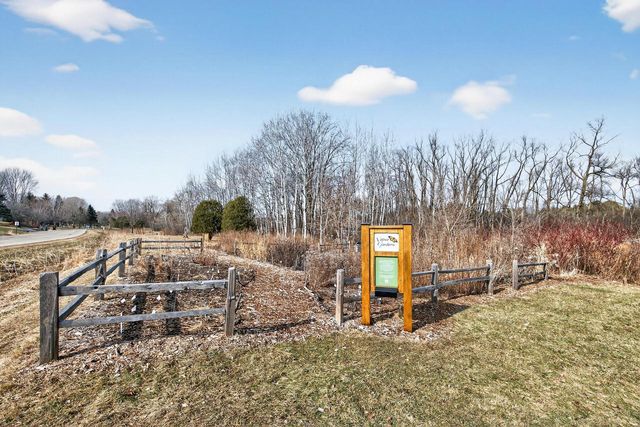 308 Prairie View DRIVE, North Prairie, WI 53153