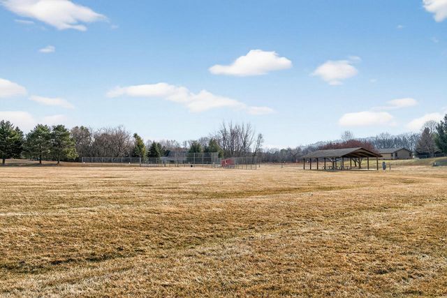 308 Prairie View DRIVE, North Prairie, WI 53153