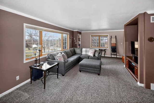 308 Prairie View DRIVE, North Prairie, WI 53153