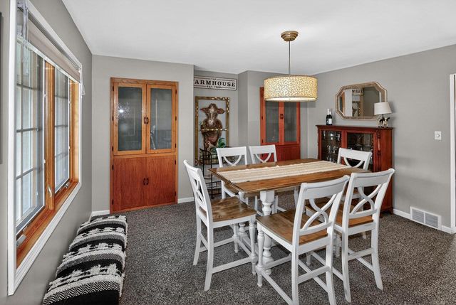 308 Prairie View DRIVE, North Prairie, WI 53153