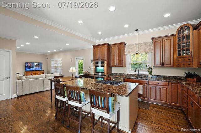 1370 Fieldway Drive, Bloomfield Hills, MI 48302