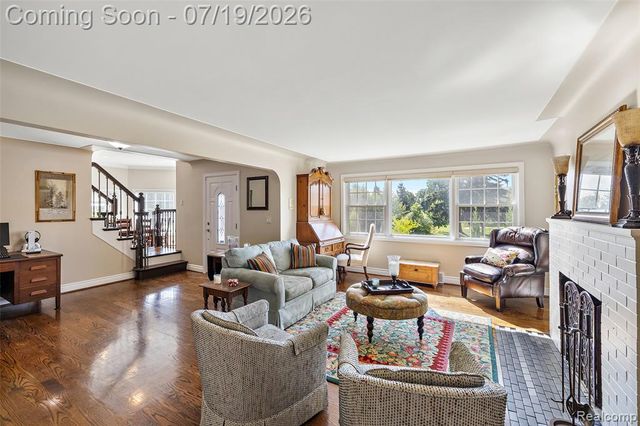 1370 Fieldway Drive, Bloomfield Hills, MI 48302