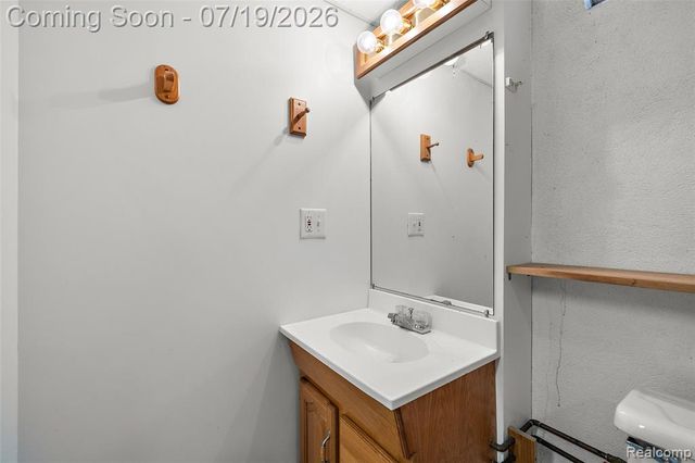 1370 Fieldway Drive, Bloomfield Hills, MI 48302