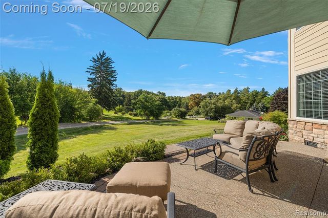 1370 Fieldway Drive, Bloomfield Hills, MI 48302