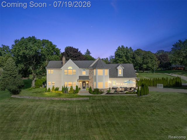 1370 Fieldway Drive, Bloomfield Hills, MI 48302