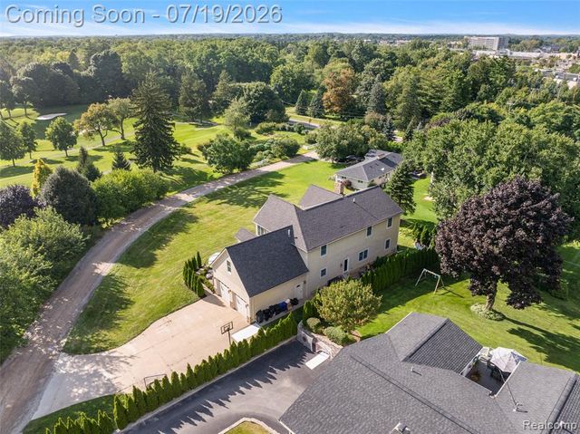 1370 Fieldway Drive, Bloomfield Hills, MI 48302