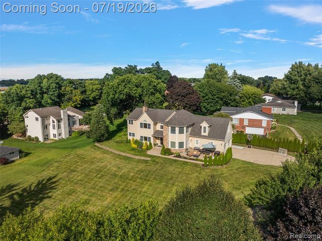 1370 Fieldway Drive, Bloomfield Hills, MI 48302