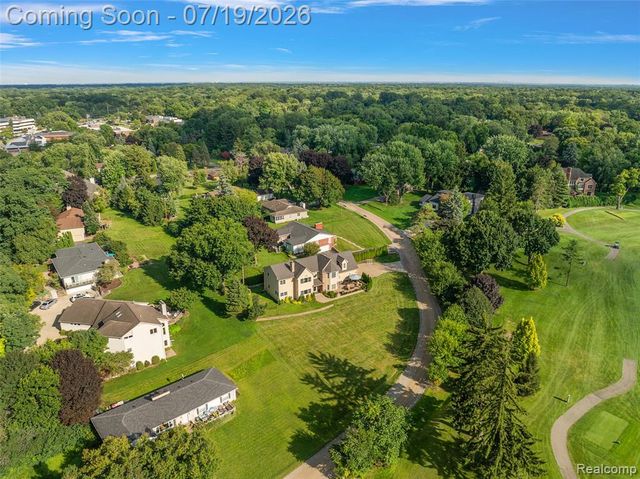 1370 Fieldway Drive, Bloomfield Hills, MI 48302