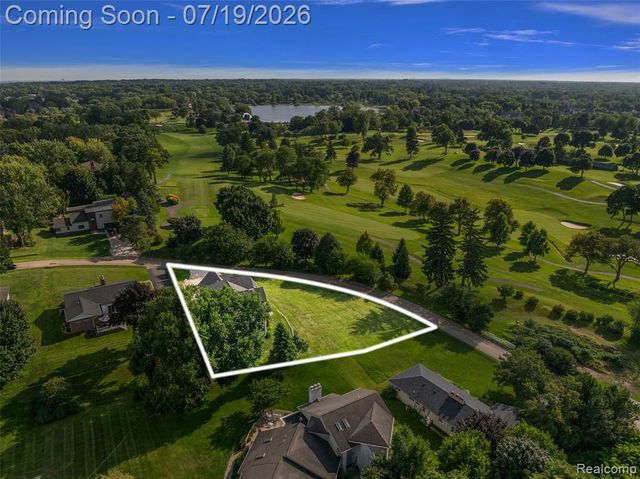 1370 Fieldway Drive, Bloomfield Hills, MI 48302