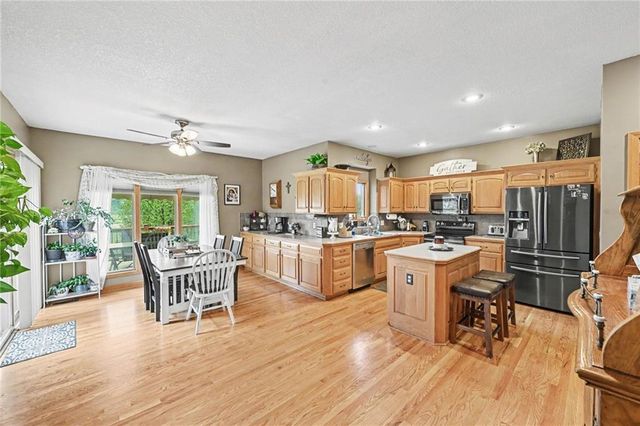 14275 142nd Street, Bonner Springs, KS 66012