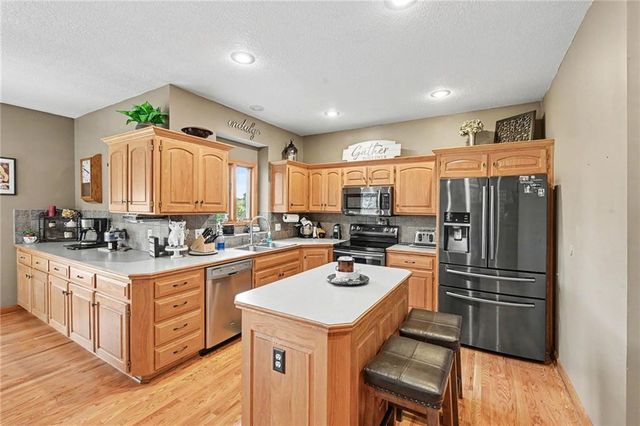 14275 142nd Street, Bonner Springs, KS 66012