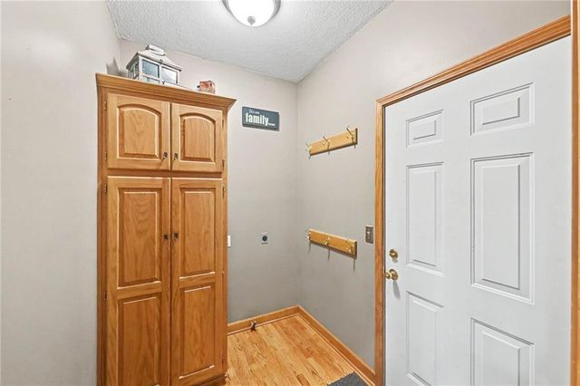 14275 142nd Street, Bonner Springs, KS 66012