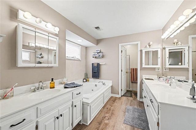 14275 142nd Street, Bonner Springs, KS 66012