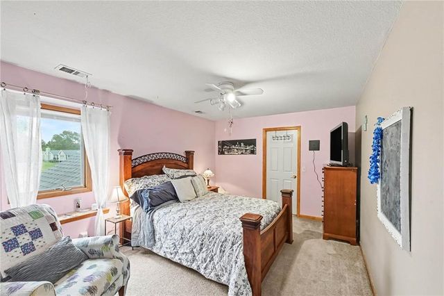 14275 142nd Street, Bonner Springs, KS 66012