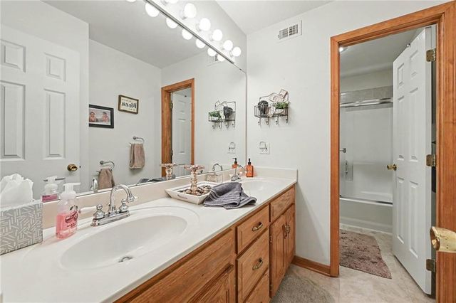 14275 142nd Street, Bonner Springs, KS 66012