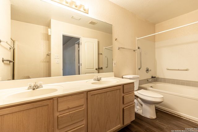 7910 LATTIMER POND, San Antonio, TX 78254