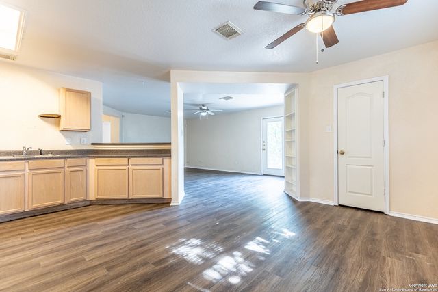 7910 LATTIMER POND, San Antonio, TX 78254