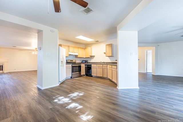 7910 LATTIMER POND, San Antonio, TX 78254