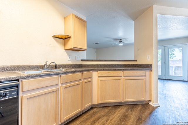 7910 LATTIMER POND, San Antonio, TX 78254