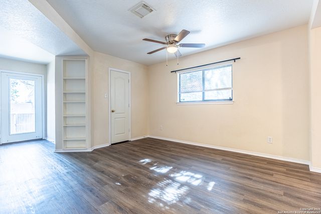 7910 LATTIMER POND, San Antonio, TX 78254