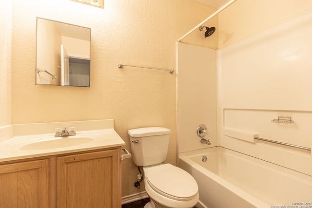 7910 LATTIMER POND, San Antonio, TX 78254