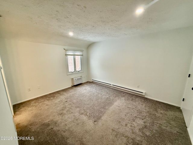 600 Clifton Avenue 1-6, Toms River, NJ 08753