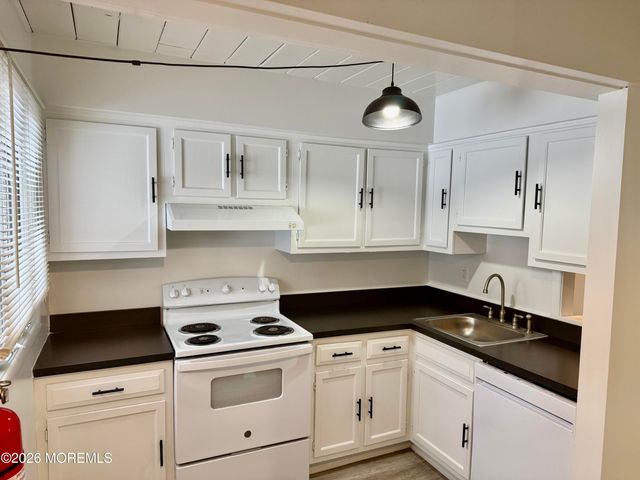 600 Clifton Avenue 1-6, Toms River, NJ 08753