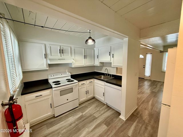 600 Clifton Avenue 1-6, Toms River, NJ 08753