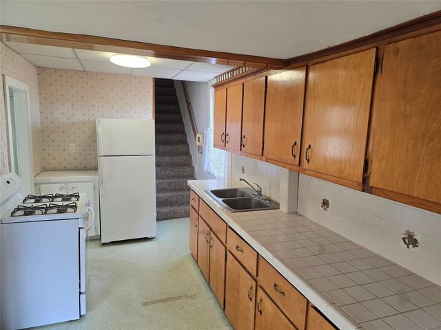 135-137 MEADVILLE Street, Edinboro, PA 16412