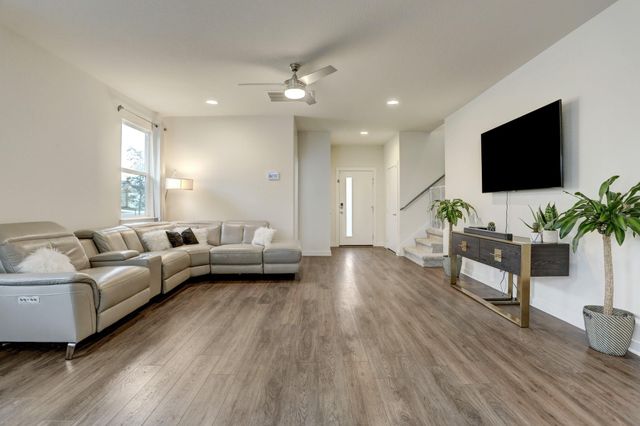 113 Filifera CT, Leander, TX 78641