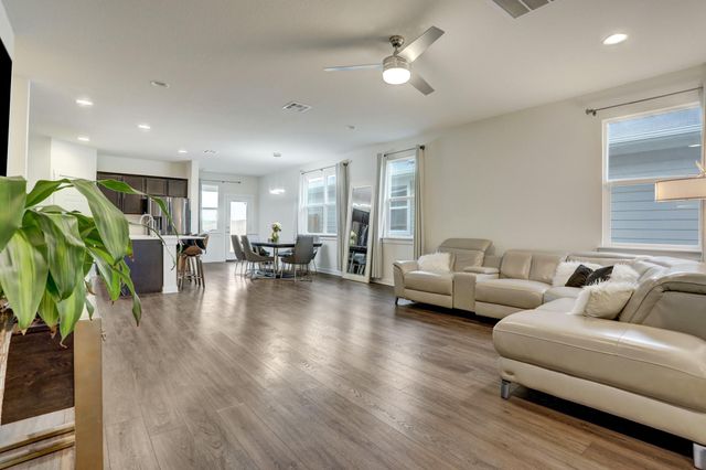 113 Filifera CT, Leander, TX 78641