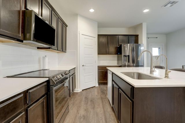 113 Filifera CT, Leander, TX 78641