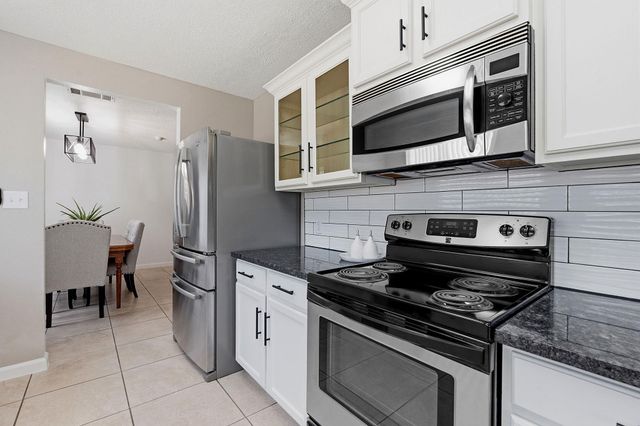 6614 Roseborough DR, Austin, TX 78747