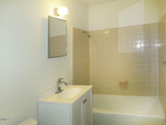 400 Davie Road 8, Carrboro, NC 27510