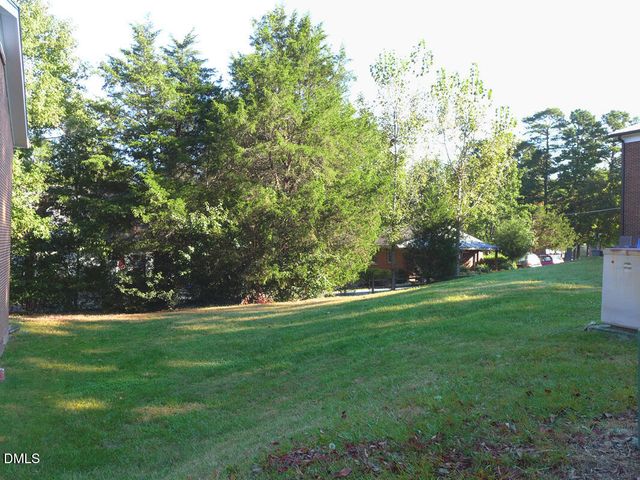 400 Davie Road 8, Carrboro, NC 27510