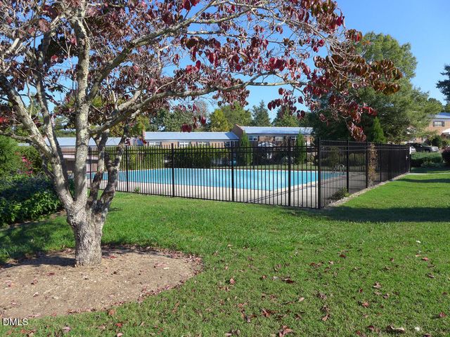 400 Davie Road 8, Carrboro, NC 27510