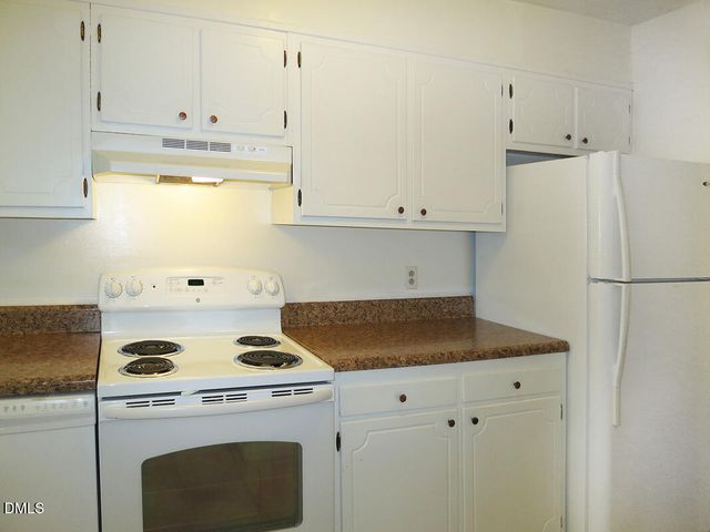 400 Davie Road 8, Carrboro, NC 27510