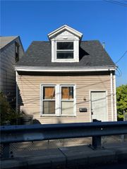 39 Holt Street, South Side, PA 15203