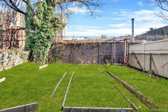 127 N 5th Avenue, Mount Vernon, NY 10550