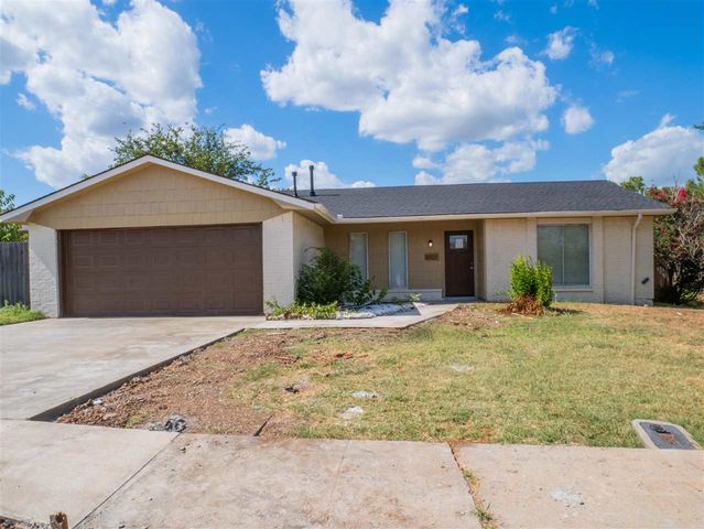 6821 SW Fenwick, Lawton, OK 73505