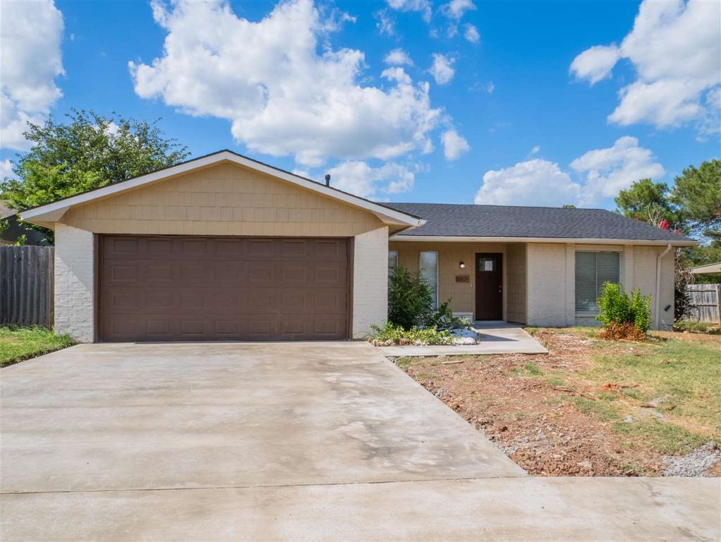 6821 SW Fenwick, Lawton, OK 73505