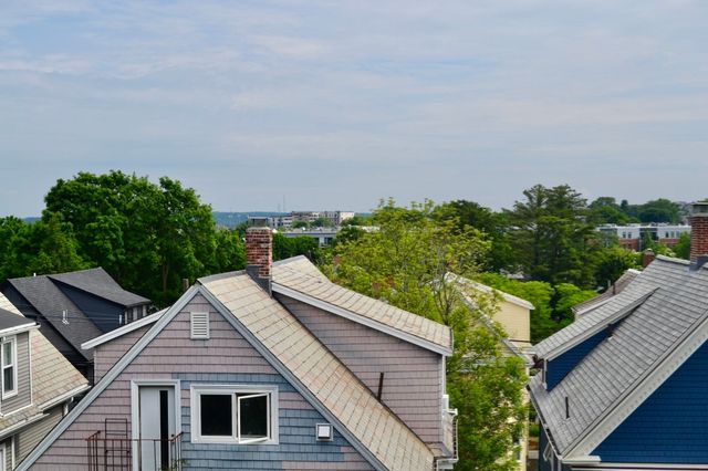 237 Highland Ave, Somerville, MA 02143